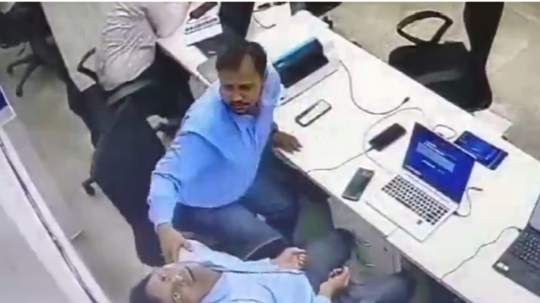 Heart attack in an office 